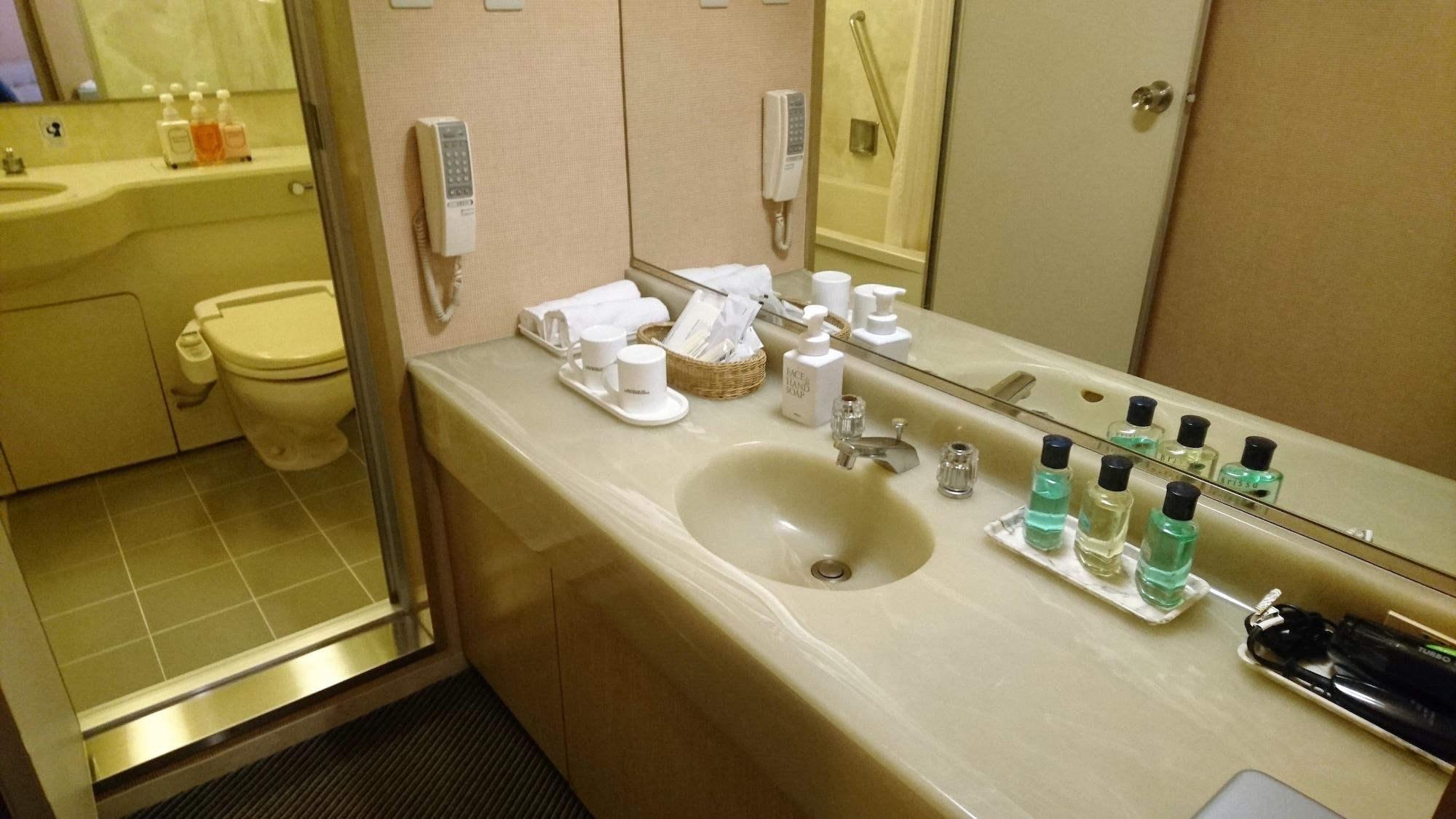 Crown Hills 3*