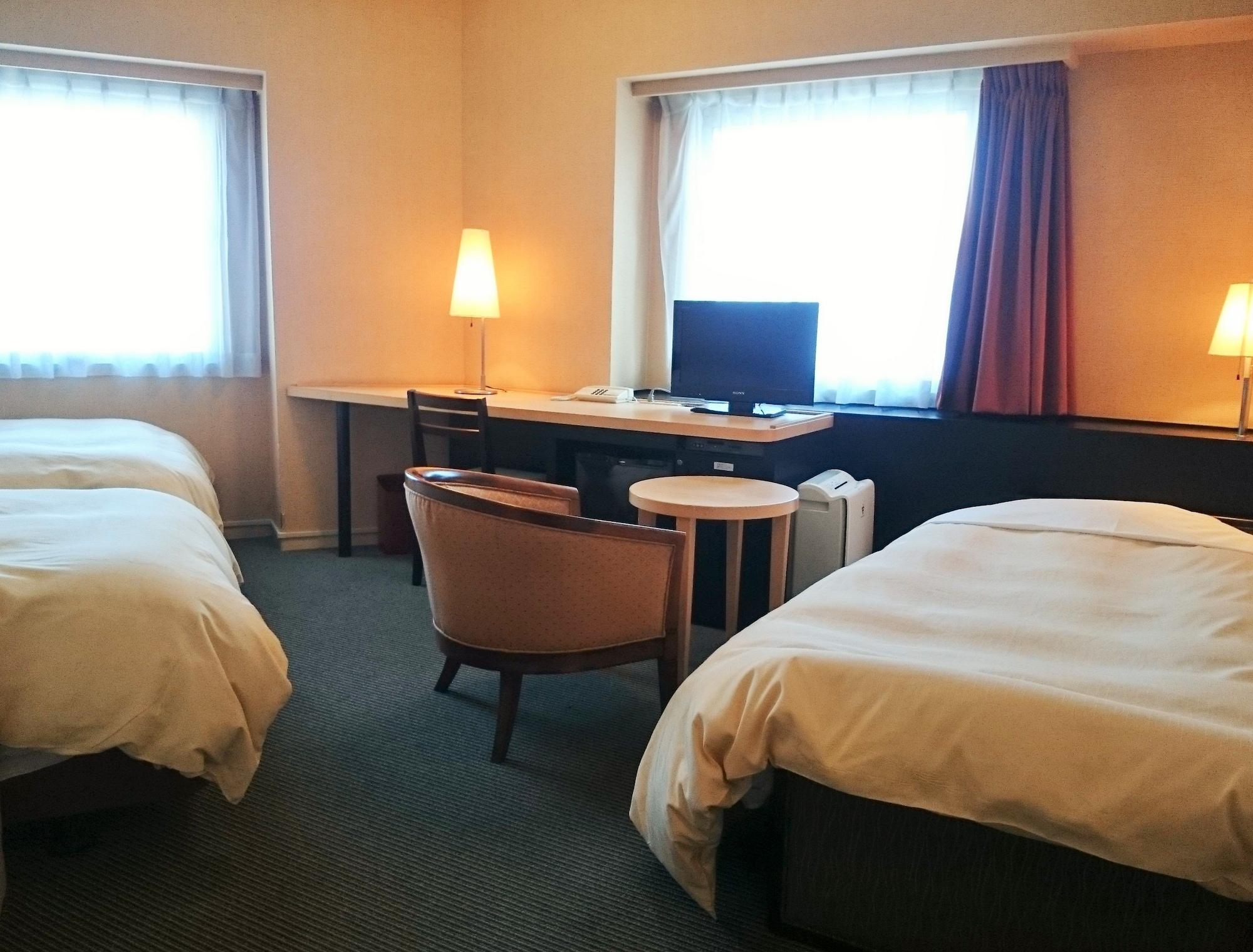 Hotel Crown Hills 3*