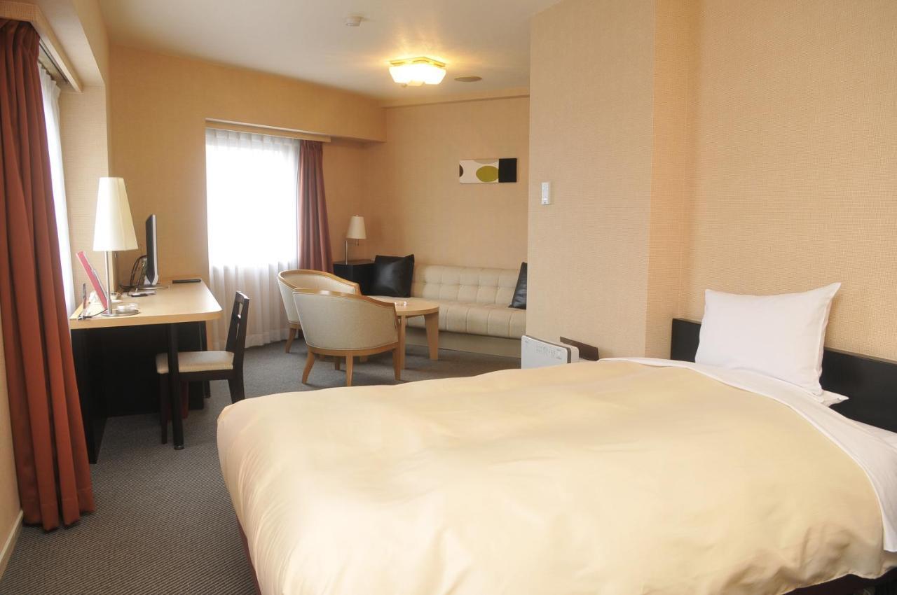 Crown Hills 3*